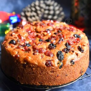 plum cake with rum (100gm)